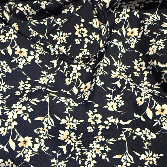 She + Sky Navy Floral Mini Skirt - Picture 4 of 5